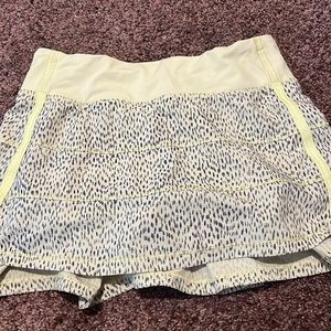 Rare lululemon Dottie dash skirt size 4